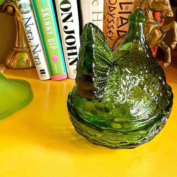 Vintage LE Smith Antique Green 6-Inch Hen On Nest - Picture 2 of 7